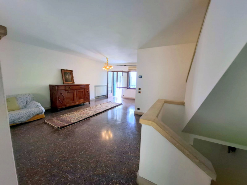 PALAZZETTO INDIPENDENTE IN CENTRO STORICO A PADOVA €.585.000 - rif.GB13-1828

Se stai cercando un...