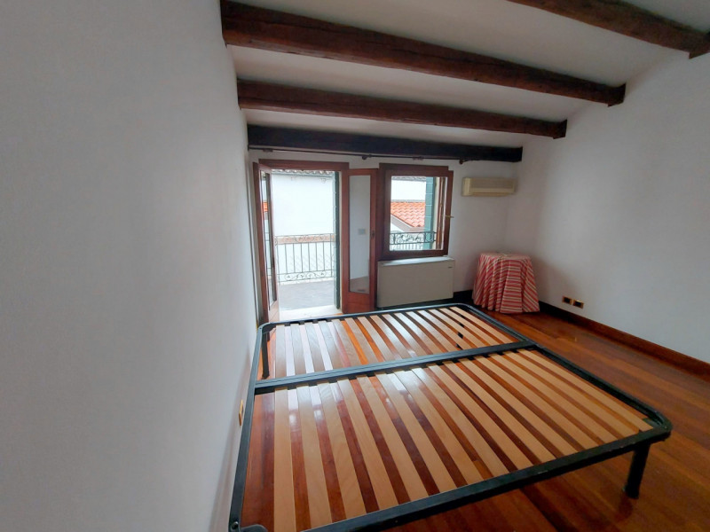 PALAZZETTO INDIPENDENTE IN CENTRO STORICO A PADOVA €.585.000 - rif.GB13-1828

Se stai cercando un...