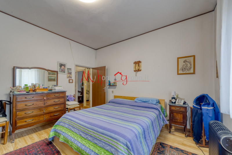 SELVAZZANO DENTRO: Porzione di casa bifamiliare  ristrutturata; si compone di ampio ingresso, sal...