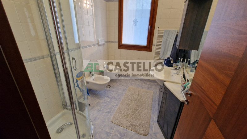 PRESTIGIOSA BIFAMILIARE DI AMPIA METRATURA A SANT’ANDREA DI CAMPODARSEGO

In posizione tranquilla...