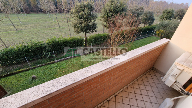 PRESTIGIOSA BIFAMILIARE DI AMPIA METRATURA A SANT’ANDREA DI CAMPODARSEGO

In posizione tranquilla...