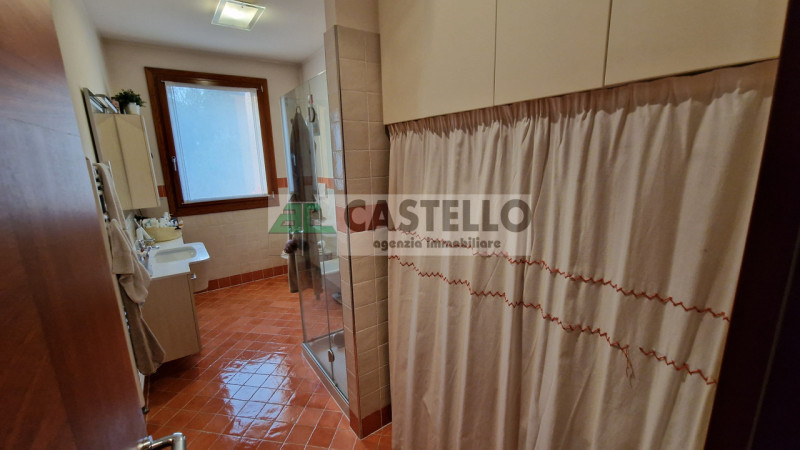 PRESTIGIOSA BIFAMILIARE DI AMPIA METRATURA A SANT’ANDREA DI CAMPODARSEGO

In posizione tranquilla...