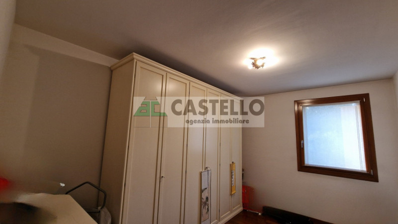 PRESTIGIOSA BIFAMILIARE DI AMPIA METRATURA A SANT’ANDREA DI CAMPODARSEGO

In posizione tranquilla...