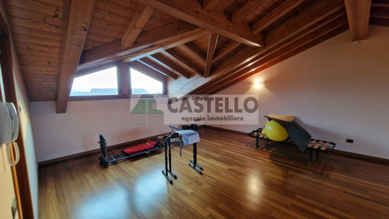 PRESTIGIOSA BIFAMILIARE DI AMPIA METRATURA A SANT’ANDREA DI CAMPODARSEGO

In posizione tranquilla...