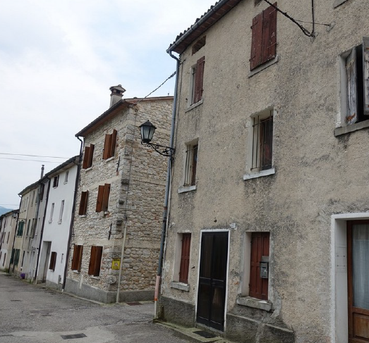 Rif. A.A.03-24

Vendita all'asta - fabbricato in linea di testa su 3 piani in data 23 dicembre 20...