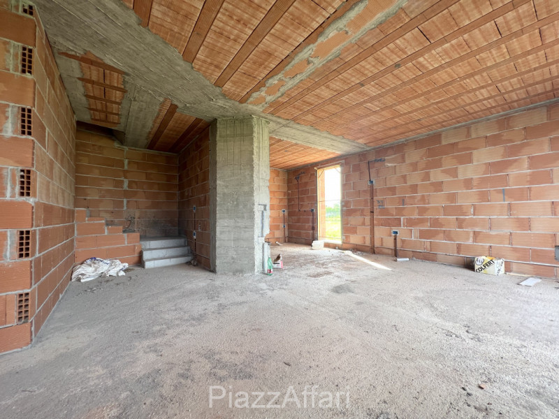 Di nuova costruzione e in classe A4 (impiantistica di nuova generazione) si propone villa singola...