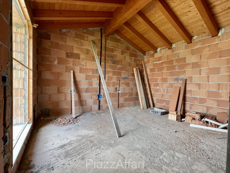 Di nuova costruzione e in classe A4 (impiantistica di nuova generazione) si propone villa singola...