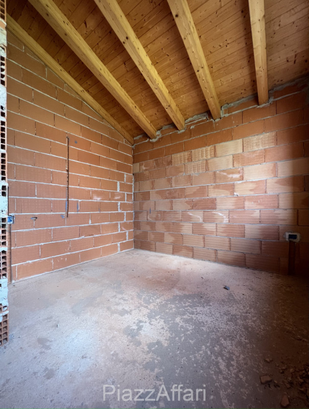 Di nuova costruzione e in classe A4 (impiantistica di nuova generazione) si propone villa singola...