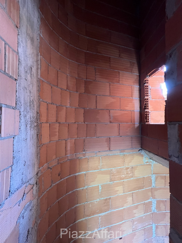 Di nuova costruzione e in classe A4 (impiantistica di nuova generazione) si propone villa singola...