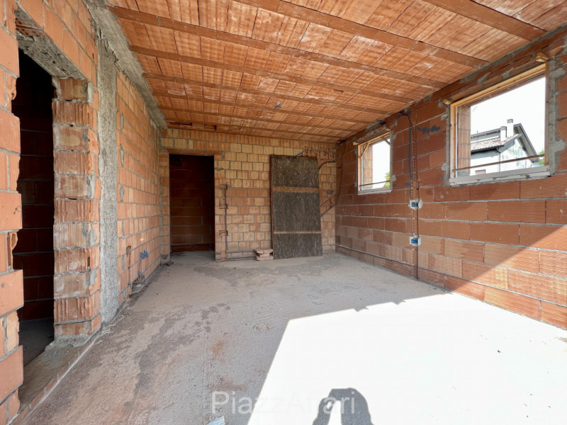 Di nuova costruzione e in classe A4 (impiantistica di nuova generazione) si propone villa singola...