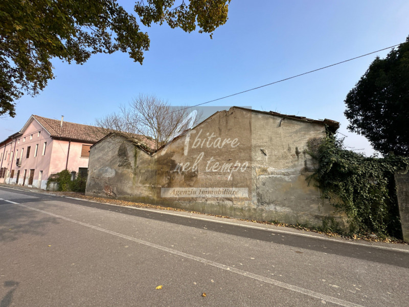 FONTANIVA (PD) - FRAZ. SAN GIORGIO IN BRENTA 

In esclusiva proponiamo un rustico storico di gran...