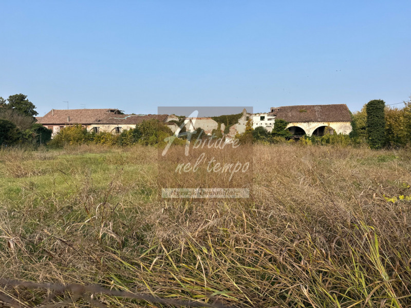 FONTANIVA (PD) - FRAZ. SAN GIORGIO IN BRENTA 

In esclusiva proponiamo un rustico storico di gran...