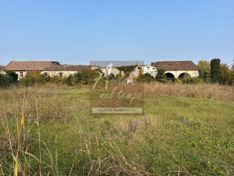 FONTANIVA (PD) - FRAZ. SAN GIORGIO IN BRENTA 

In esclusiva proponiamo un rustico storico di gran...