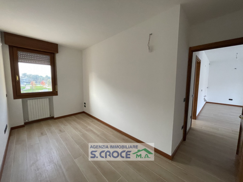 Nelle immediate vicinanze del centro di Abano Terme proponiamo in vendita un appartamento al prim...