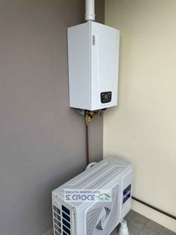 Nelle immediate vicinanze del centro di Abano Terme proponiamo in vendita un appartamento al prim...