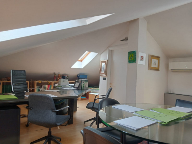 Scopri un'opportunità unica nel cuore di Padova! Proponiamo in affitto un ufficio di circa 50 mq ...