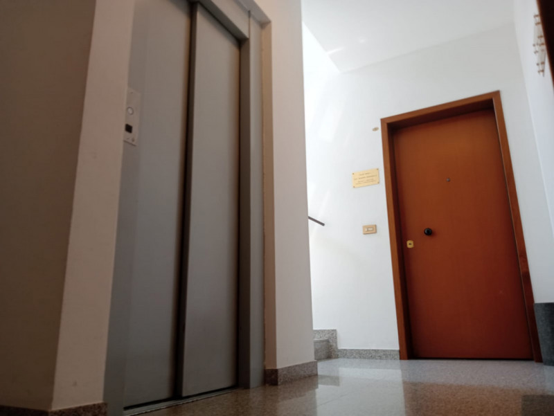 Scopri un'opportunità unica nel cuore di Padova! Proponiamo in affitto un ufficio di circa 50 mq ...