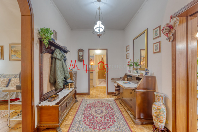 SELVAZZANO DENTRO: Porzione di casa bifamiliare  ristrutturata; si compone di ampio ingresso, sal...