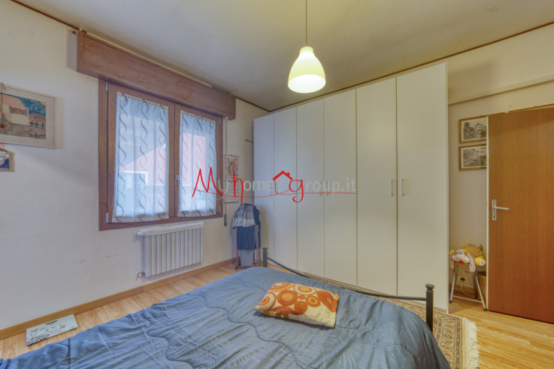 SELVAZZANO DENTRO: Porzione di casa bifamiliare  ristrutturata; si compone di ampio ingresso, sal...