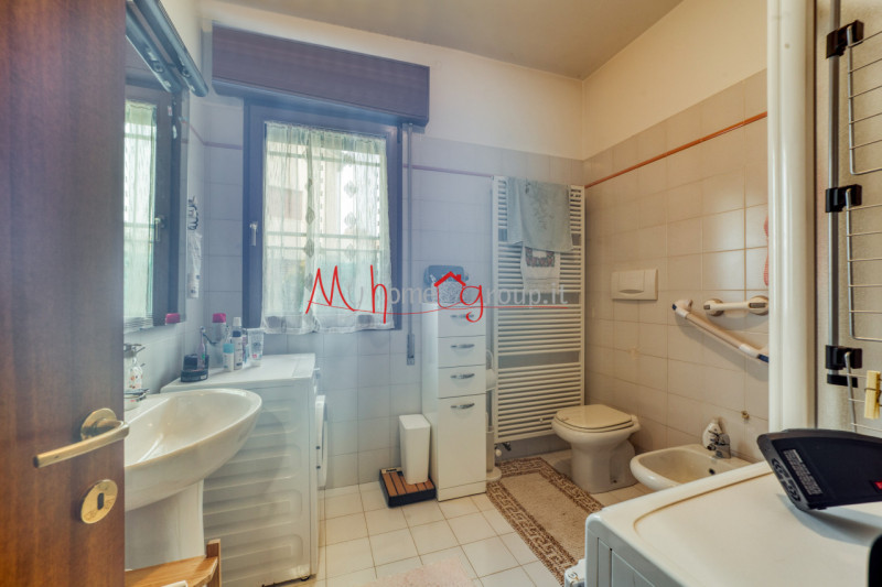 SELVAZZANO DENTRO: Porzione di casa bifamiliare  ristrutturata; si compone di ampio ingresso, sal...