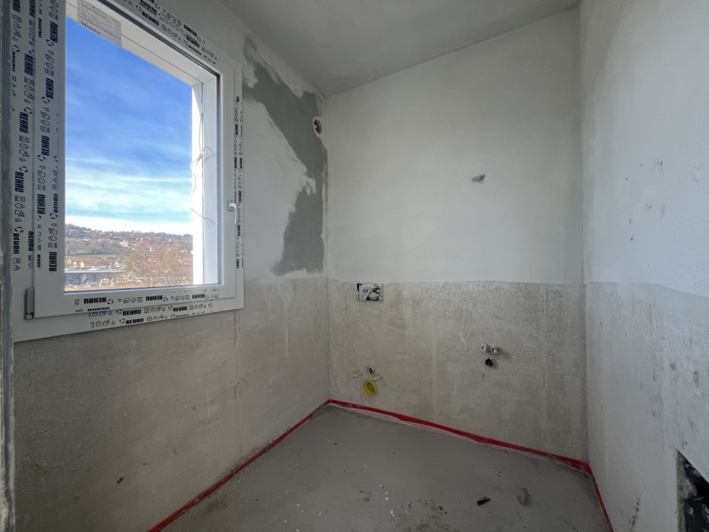 Immagina di rientrare a casa e sentire subito silenzio, luce e spazio intorno a te. Qui tutto è s...