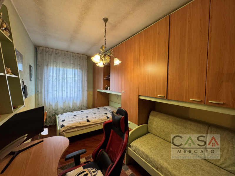 A Gaiarine, in Via Salvatoizza, proponiamo in vendita un’ampia villa bifamiliare dall’affascinant...