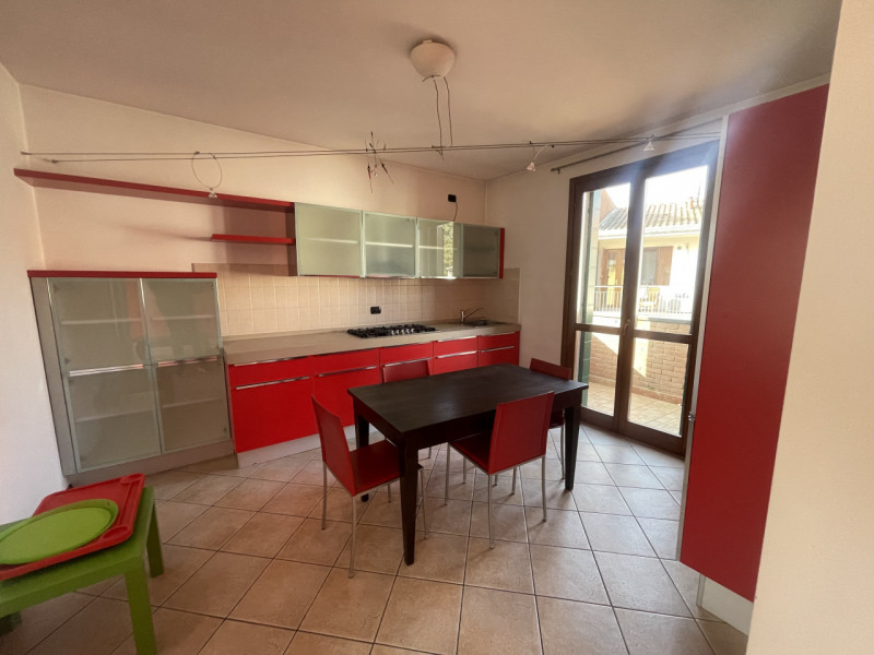 Rif. CA2015 - Immobile Brenta è lieta di presentare un affascinante appartamento duplex situato a...