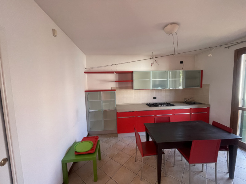 Rif. CA2015 - Immobile Brenta è lieta di presentare un affascinante appartamento duplex situato a...