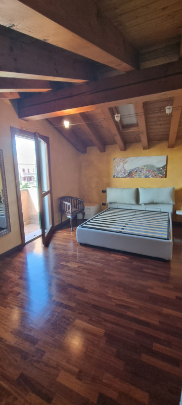 Rif. CA2015 - Immobile Brenta è lieta di presentare un affascinante appartamento duplex situato a...