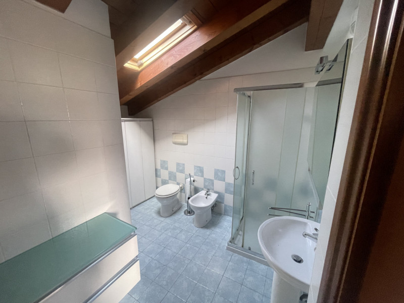 Rif. CA2015 - Immobile Brenta è lieta di presentare un affascinante appartamento duplex situato a...