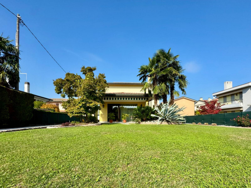 (Per INFO Monica 3482688677) A Strà, nel cuore della Riviera del Brenta e a pochi passi dalla cel...