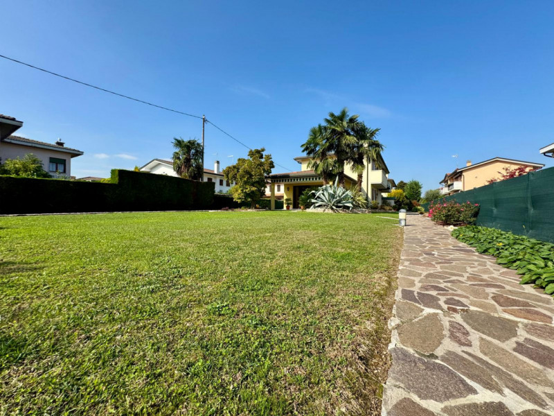 (Per INFO Monica 3482688677) A Strà, nel cuore della Riviera del Brenta e a pochi passi dalla cel...