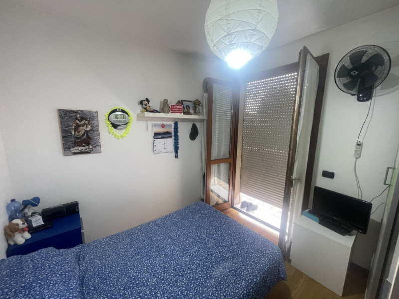 Nel cuore pulsante di Noventa Padovana, vi presentiamo una straordinaria porzione di quadrifamili...