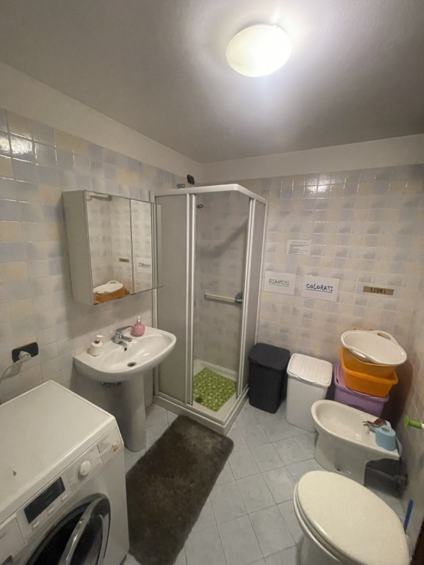 Nel cuore pulsante di Noventa Padovana, vi presentiamo una straordinaria porzione di quadrifamili...