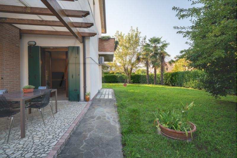 Selvazzano Dentro - San Domenico: In uno splendido contesto centrale e residenziale, ottimamente ...