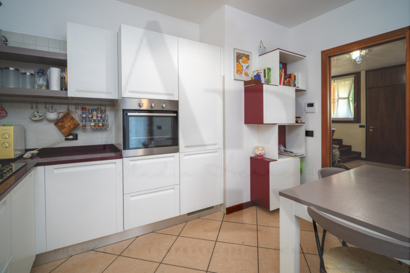 Selvazzano Dentro - San Domenico: In uno splendido contesto centrale e residenziale, ottimamente ...