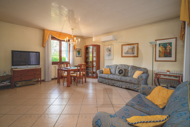 Selvazzano Dentro - San Domenico: In uno splendido contesto centrale e residenziale, ottimamente ...