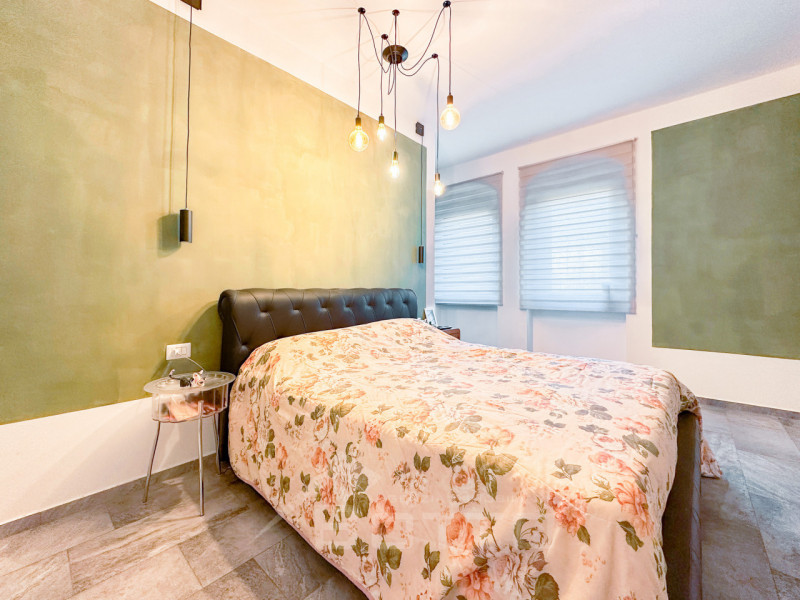 Villa for sale in Grignasco with pool, garden and two independent apartments