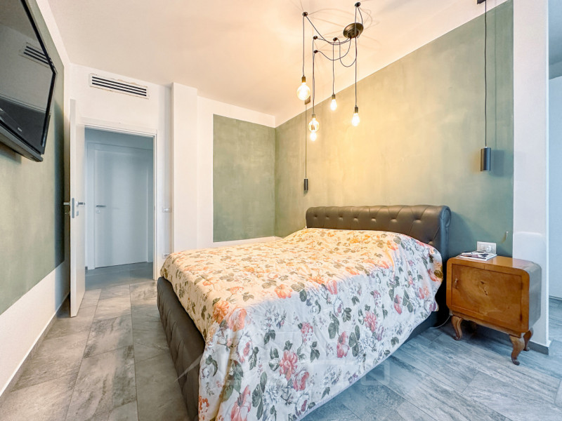 Villa for sale in Grignasco with pool, garden and two independent apartments