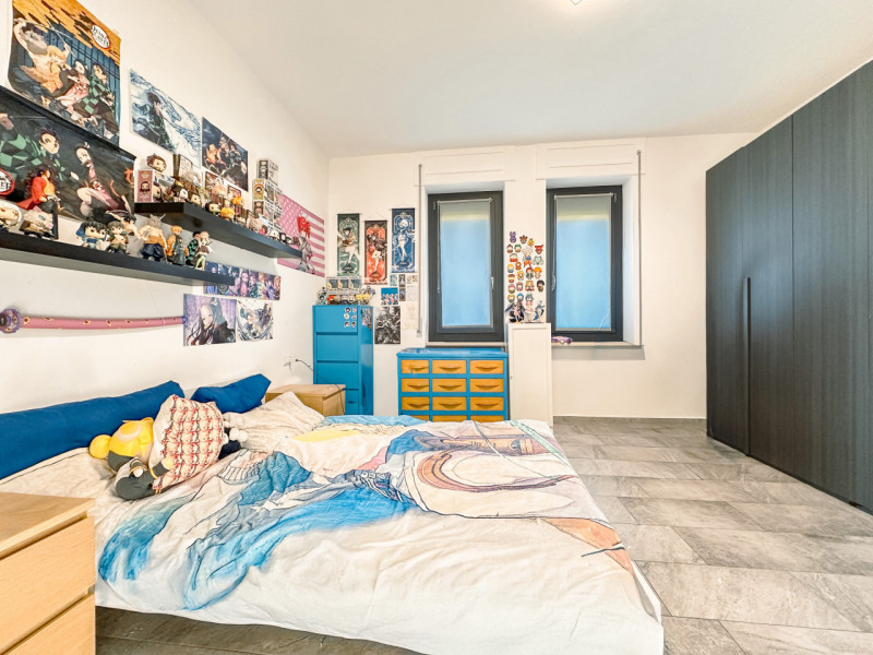 Villa for sale in Grignasco with pool, garden and two independent apartments