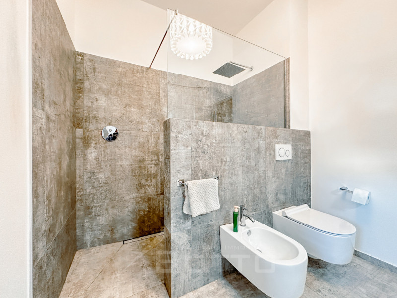 Villa for sale in Grignasco with pool, garden and two independent apartments