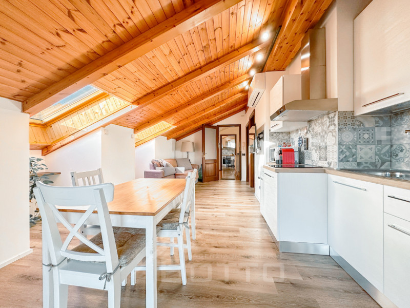 Villa for sale in Grignasco with pool, garden and two independent apartments