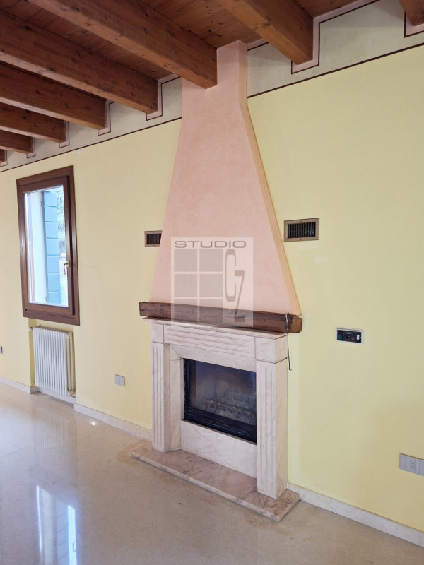 A SAN GIORGIO DELLE PERTICHE i tuoi sogni si realizzano!

Proponiamo una CASA SINGOLA con ingress...