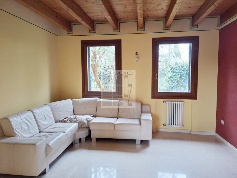 A SAN GIORGIO DELLE PERTICHE i tuoi sogni si realizzano!

Proponiamo una CASA SINGOLA con ingress...