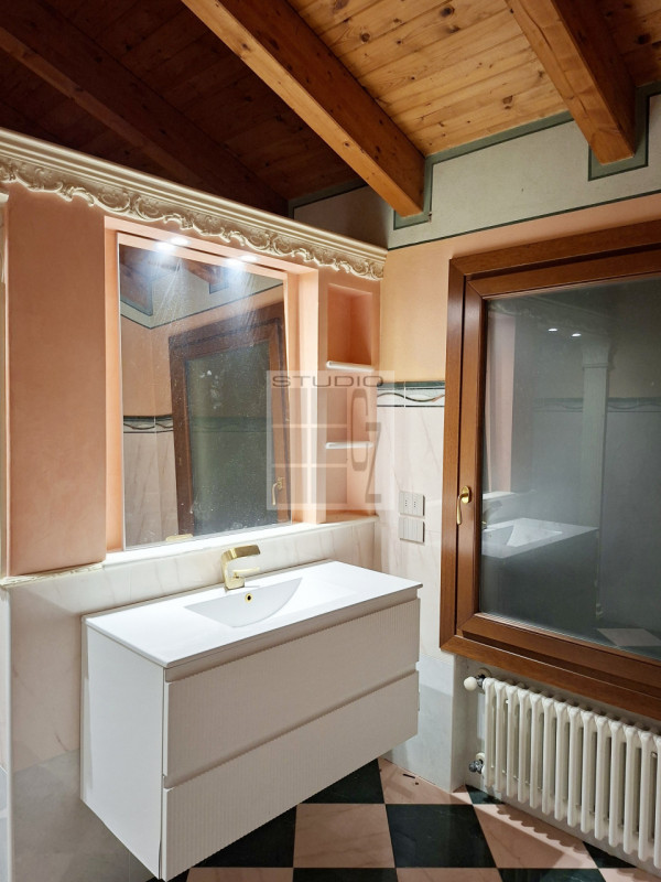 A SAN GIORGIO DELLE PERTICHE i tuoi sogni si realizzano!

Proponiamo una CASA SINGOLA con ingress...