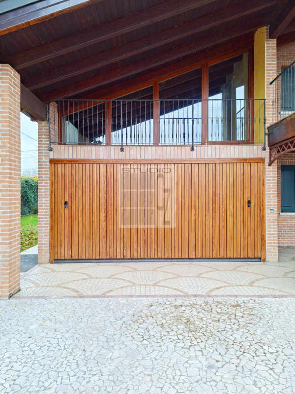 A SAN GIORGIO DELLE PERTICHE i tuoi sogni si realizzano!

Proponiamo una CASA SINGOLA con ingress...