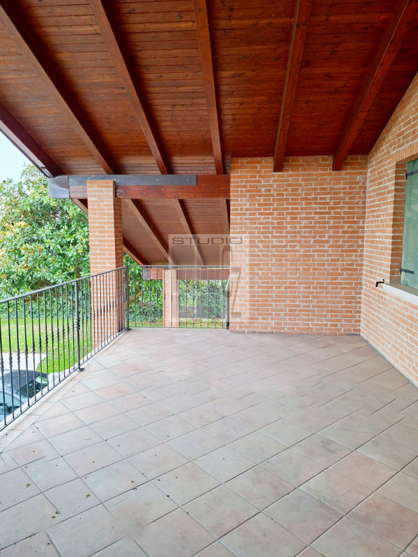 A SAN GIORGIO DELLE PERTICHE i tuoi sogni si realizzano!

Proponiamo una CASA SINGOLA con ingress...