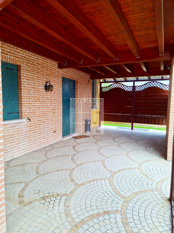 A SAN GIORGIO DELLE PERTICHE i tuoi sogni si realizzano!

Proponiamo una CASA SINGOLA con ingress...