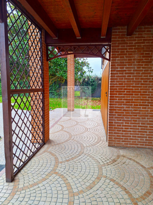 A SAN GIORGIO DELLE PERTICHE i tuoi sogni si realizzano!

Proponiamo una CASA SINGOLA con ingress...