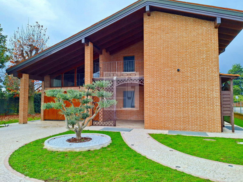 A SAN GIORGIO DELLE PERTICHE i tuoi sogni si realizzano!

Proponiamo una CASA SINGOLA con ingress...